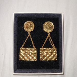 Vintage Chanel 255 dangle earrings Clip-on